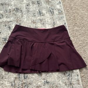Women’s lululemon tennis skirt
